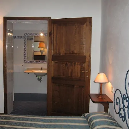 Chieteno Con Piscina E Ac- Cetona