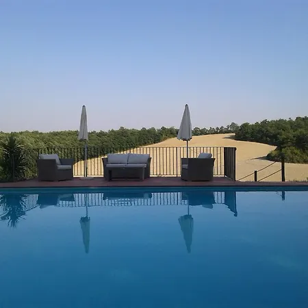 Chieteno Con Piscina E Ac- *