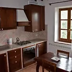 Chieteno Con Piscina E Ac- 세토나